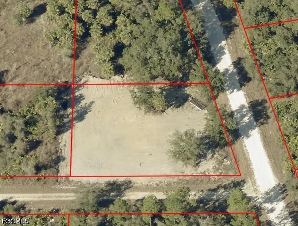 4239 E 29th Street Alva FL 33920