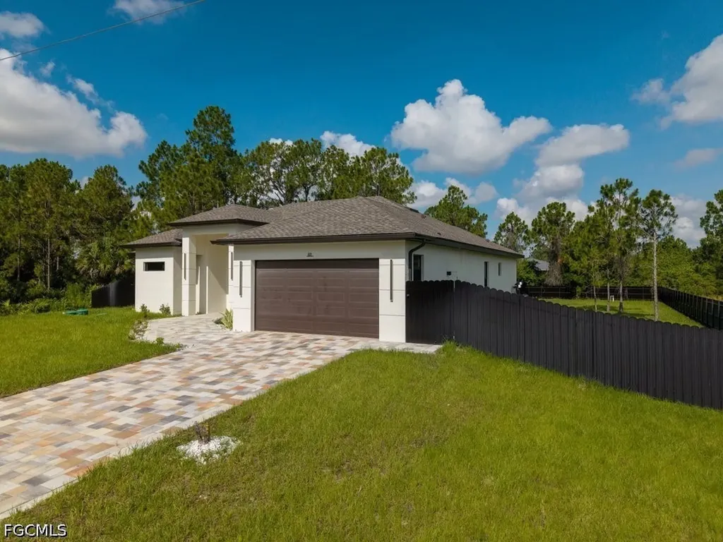 811 Rush Avenue Lehigh Acres FL 33972