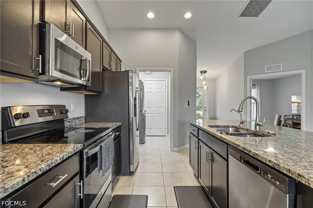 2816 NW 27th Street Cape Coral FL 33993
