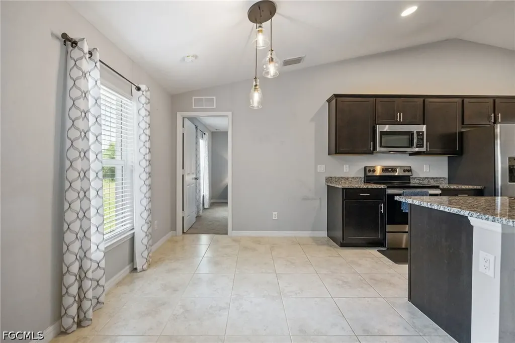 2816 NW 27th Street Cape Coral FL 33993