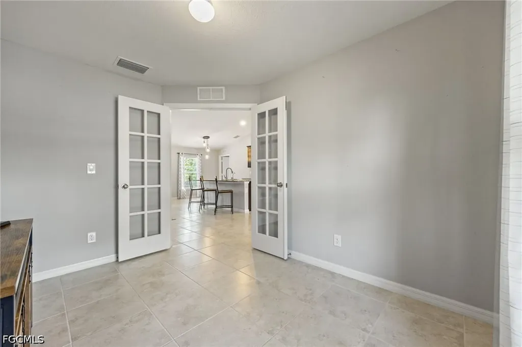 2816 NW 27th Street Cape Coral FL 33993