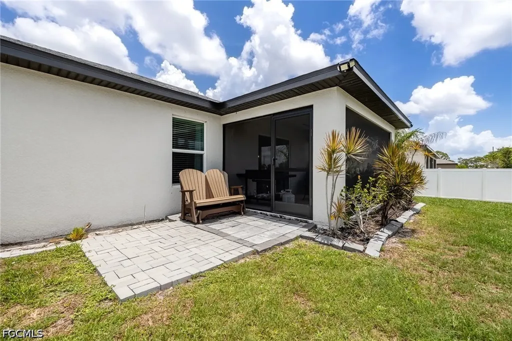 2816 NW 27th Street Cape Coral FL 33993