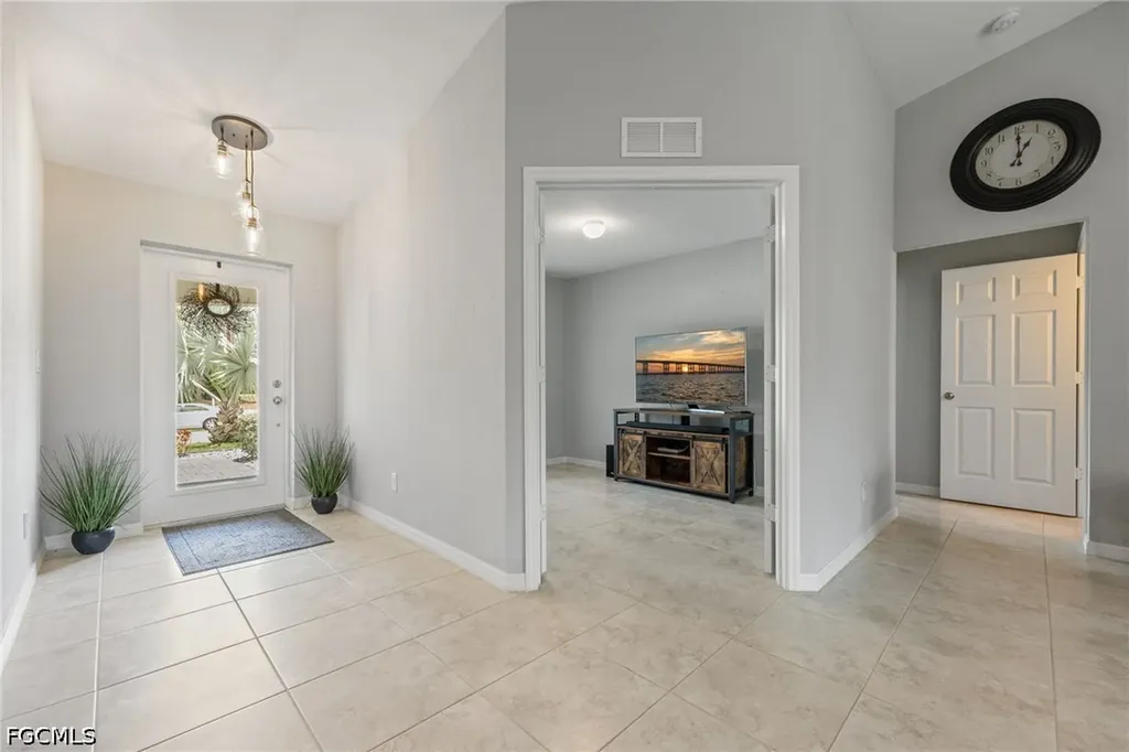 2816 NW 27th Street Cape Coral FL 33993