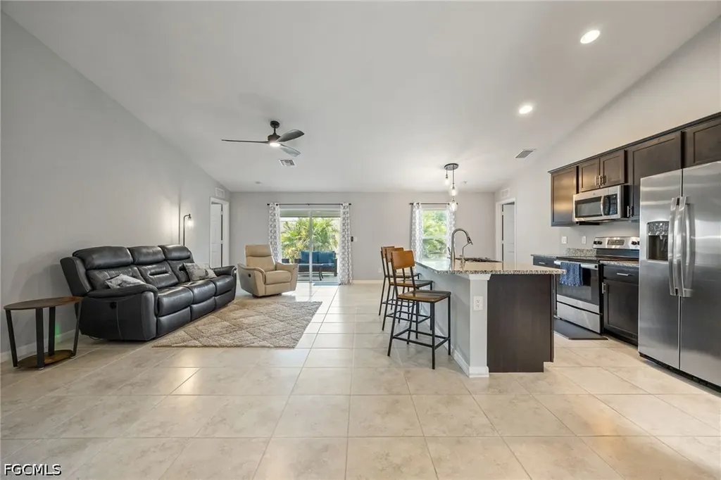 2816 NW 27th Street Cape Coral FL 33993