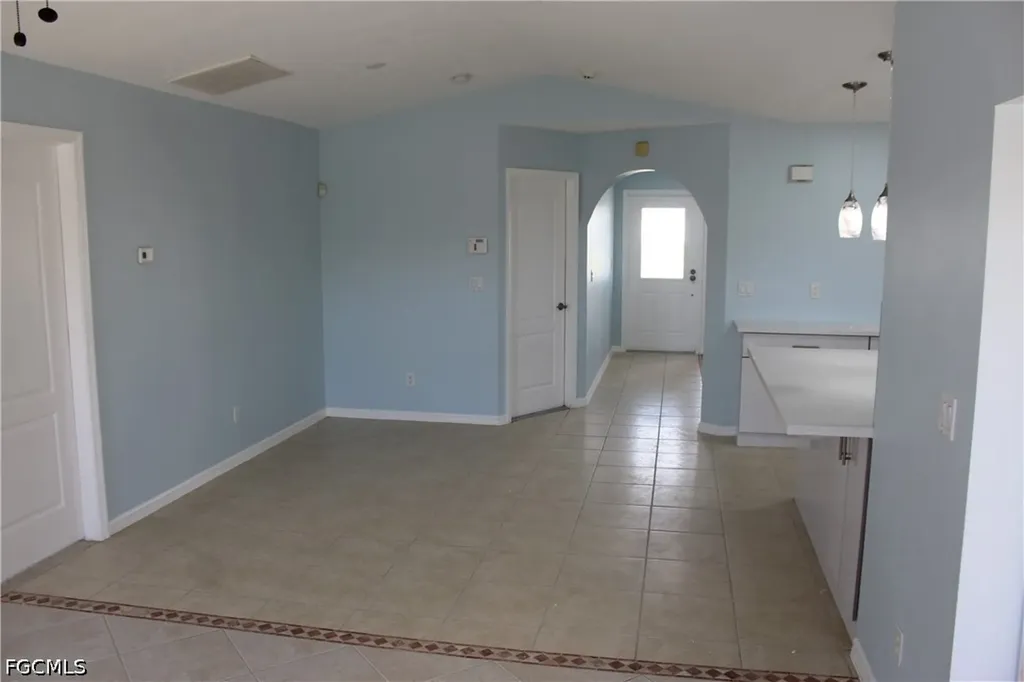 3006 SE 15th Place Cape Coral FL 33904