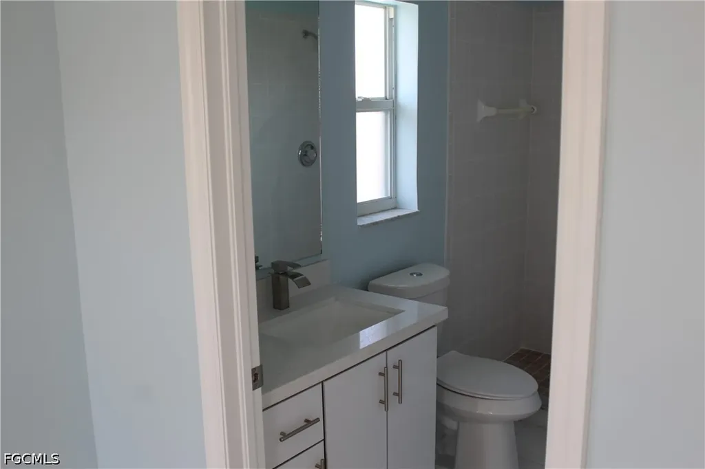 3006 SE 15th Place Cape Coral FL 33904