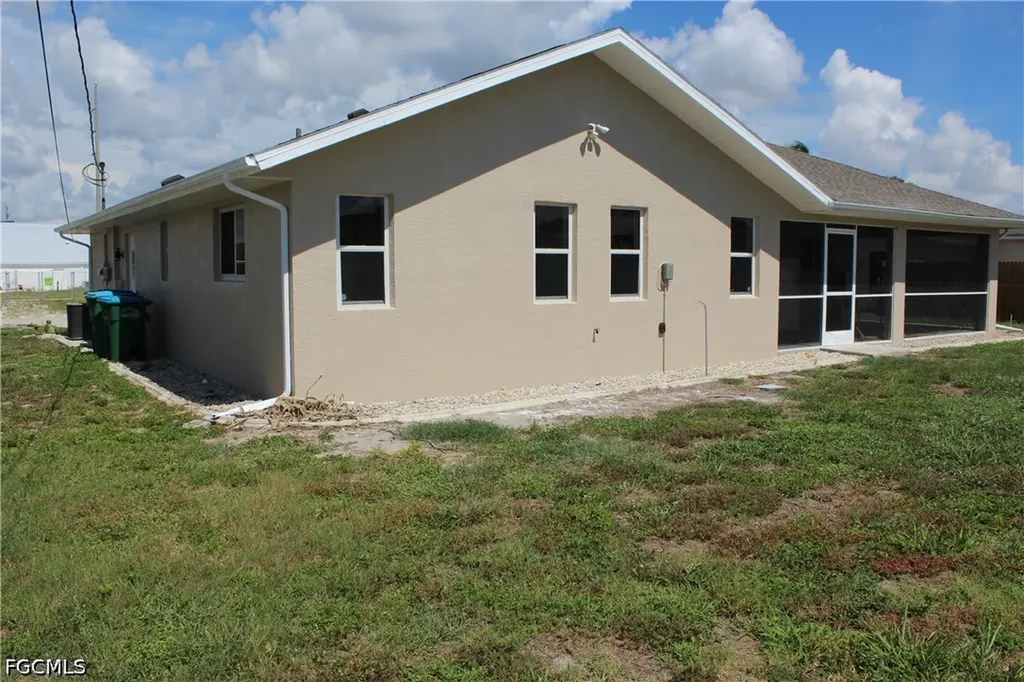 3006 SE 15th Place Cape Coral FL 33904