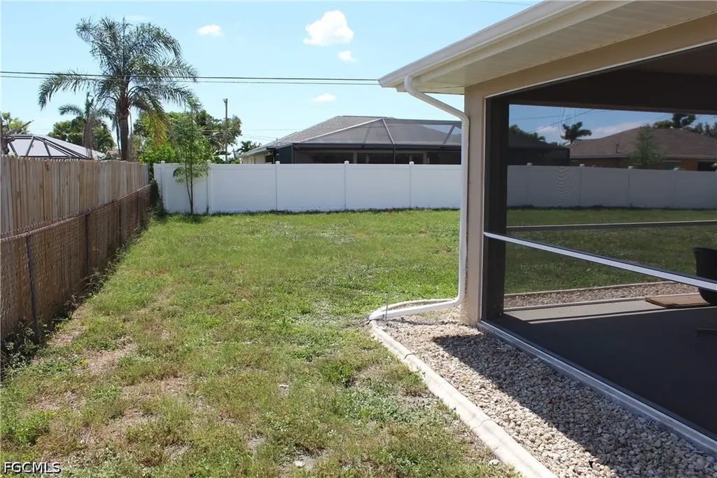 3006 SE 15th Place Cape Coral FL 33904