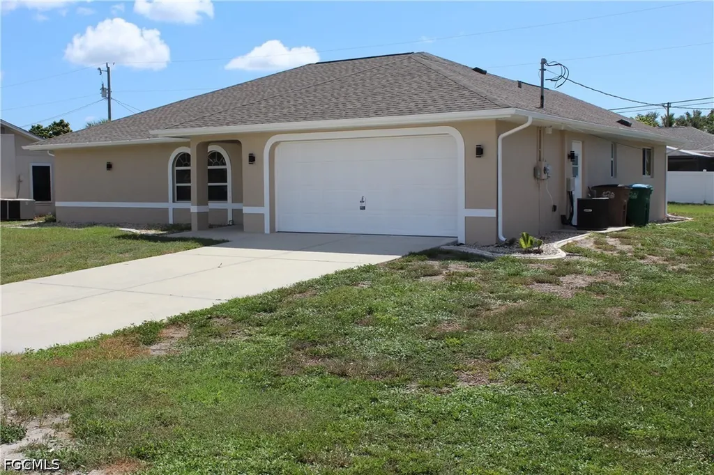 3006 SE 15th Place Cape Coral FL 33904