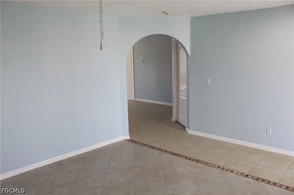 3006 SE 15th Place Cape Coral FL 33904