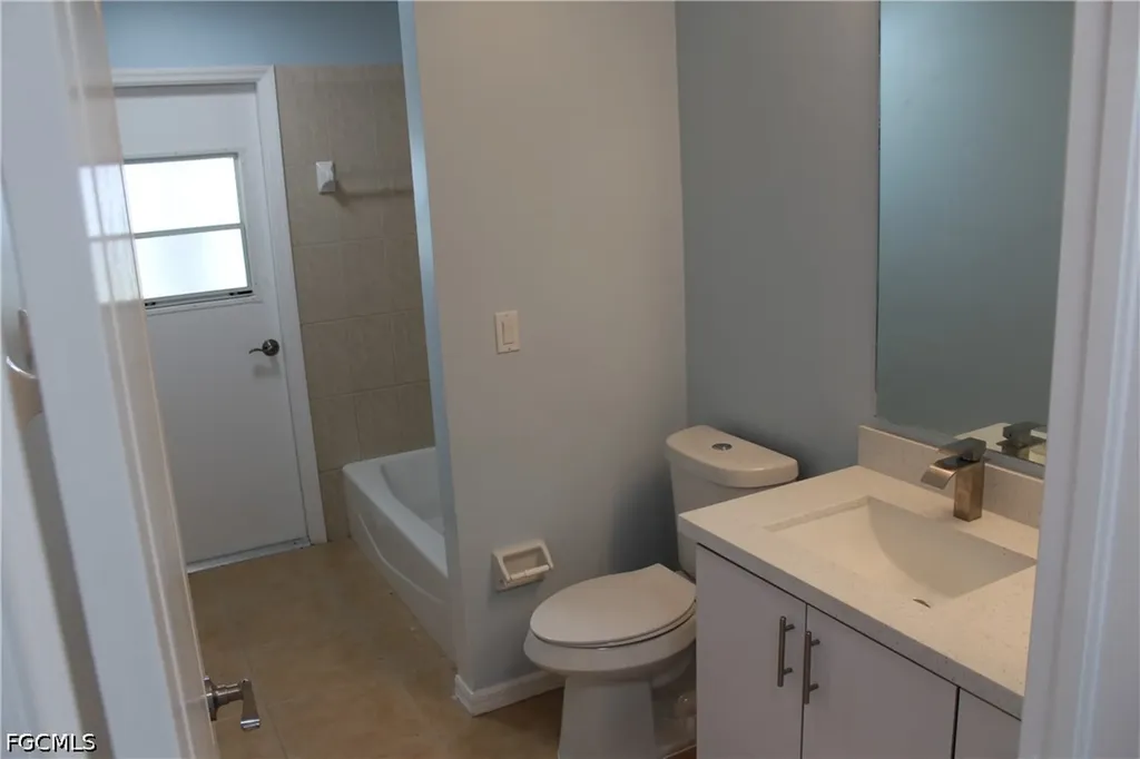 3006 SE 15th Place Cape Coral FL 33904