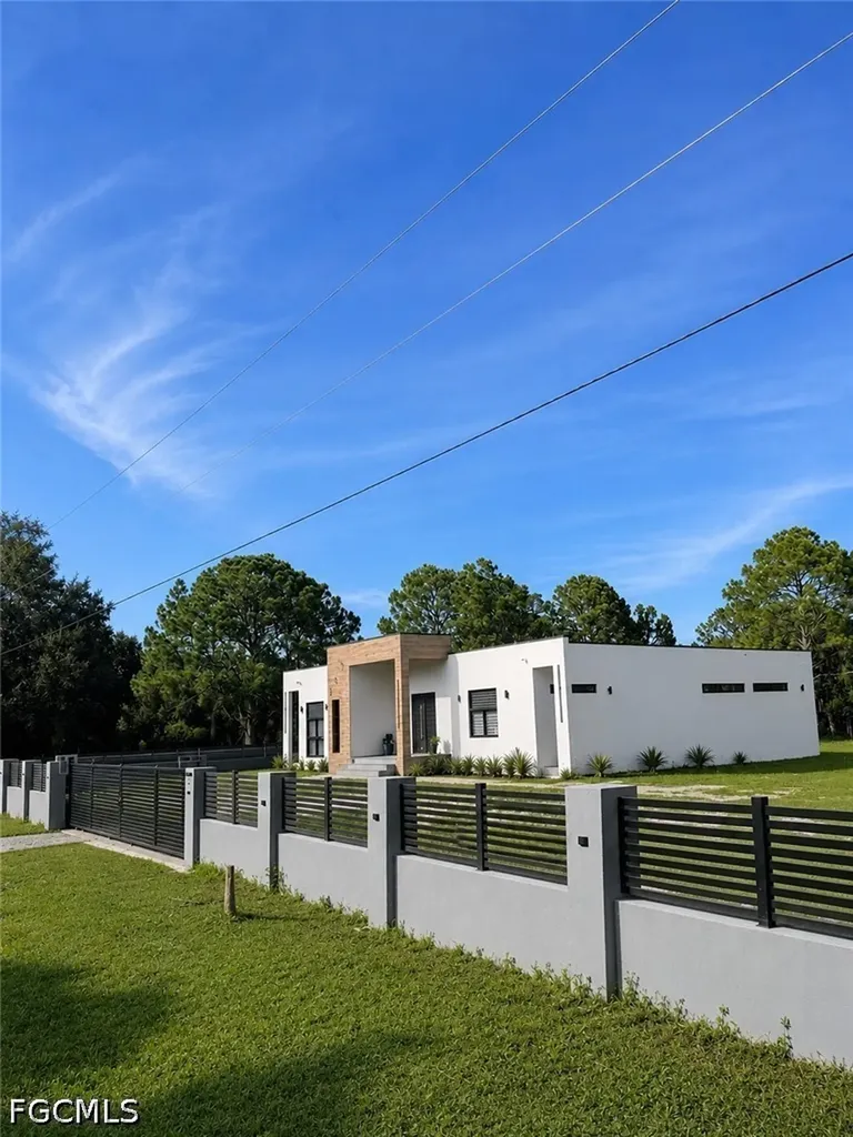 345 N Jinete Street Clewiston FL 33440