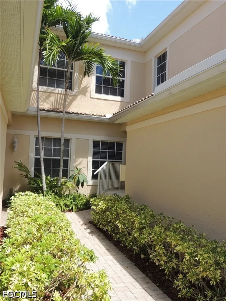6020 Jonathans Bay Circle Fort Myers FL 33908