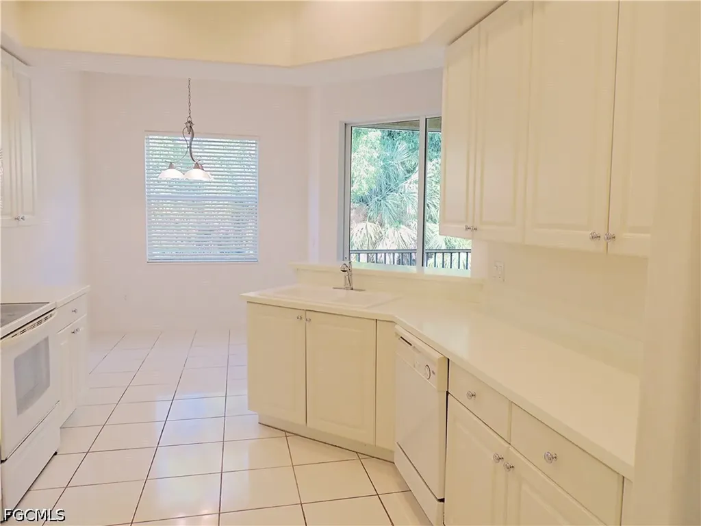 6020 Jonathans Bay Circle Fort Myers FL 33908