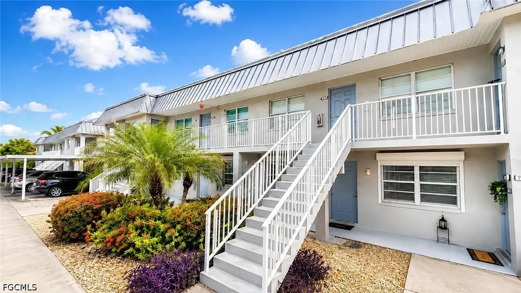 Fort Myers FL, 6777 Winkler Road, Unit 177