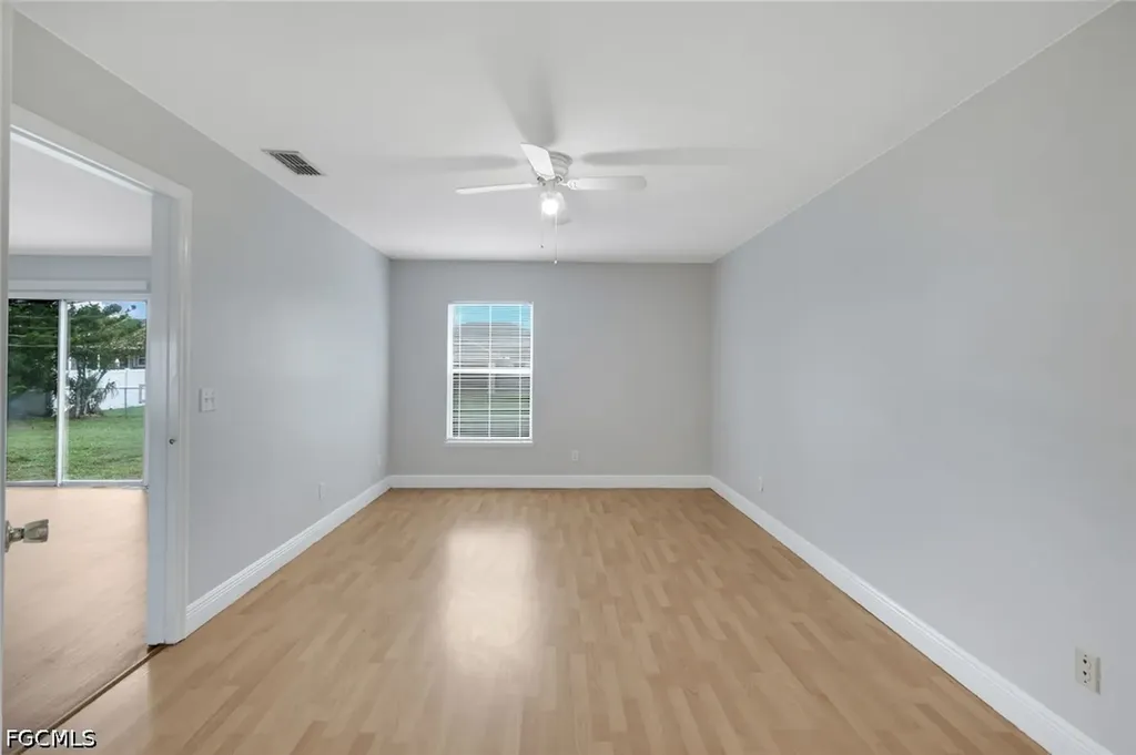 1409 SW 11th Place Cape Coral FL 33991