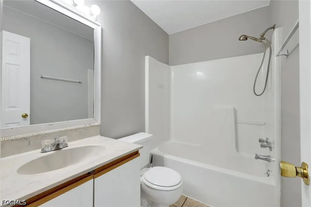 1409 SW 11th Place Cape Coral FL 33991