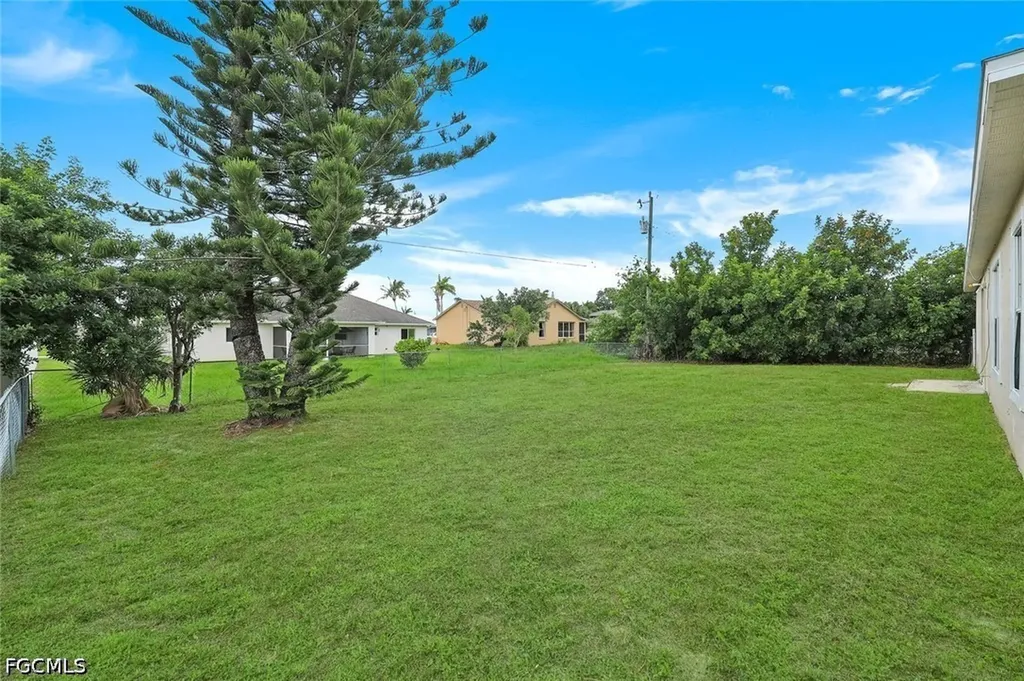 1409 SW 11th Place Cape Coral FL 33991