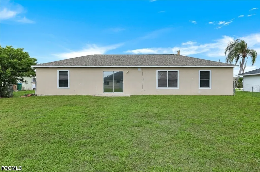 1409 SW 11th Place Cape Coral FL 33991