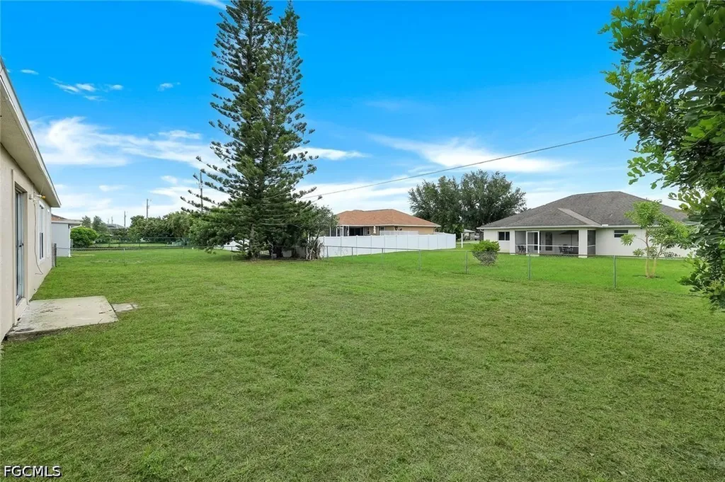 1409 SW 11th Place Cape Coral FL 33991