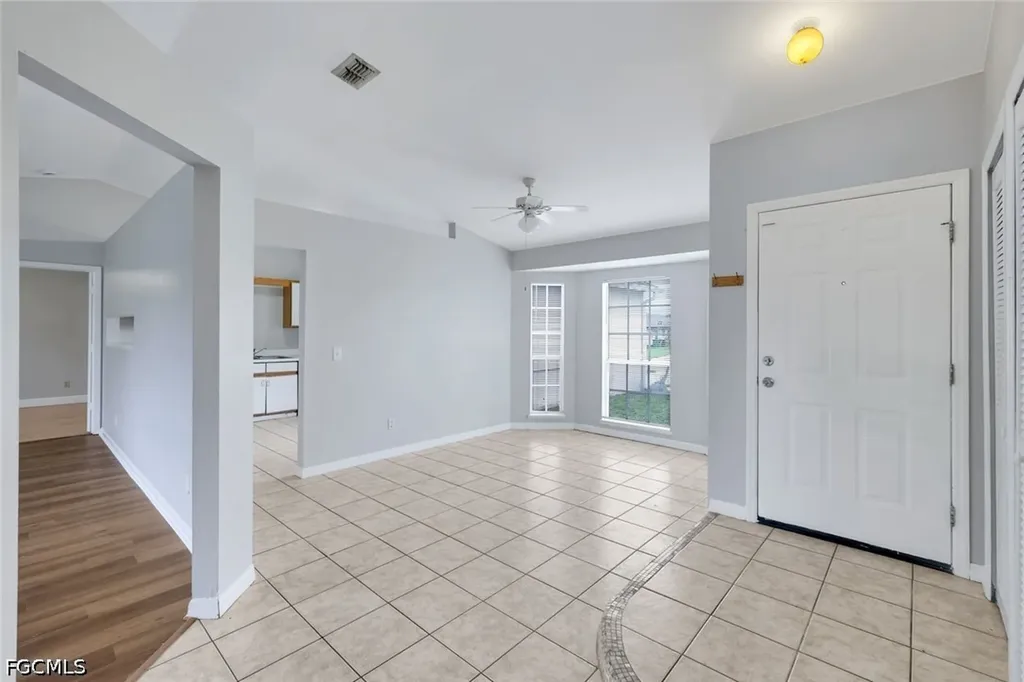 1409 SW 11th Place Cape Coral FL 33991
