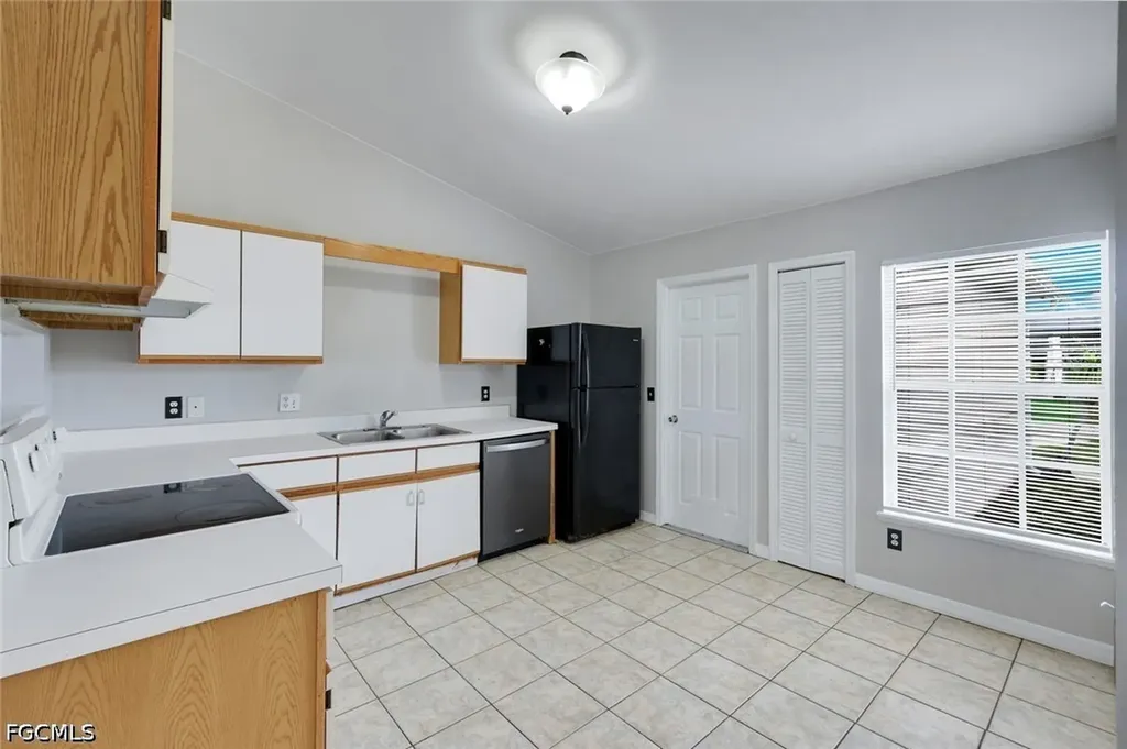 1409 SW 11th Place Cape Coral FL 33991