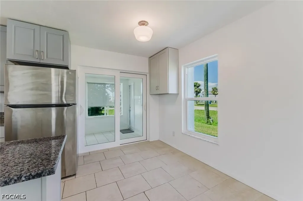 16595 Davis Road Fort Myers FL 33908