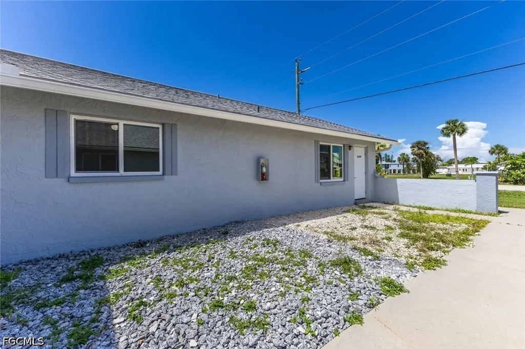 16595 Davis Road Fort Myers FL 33908