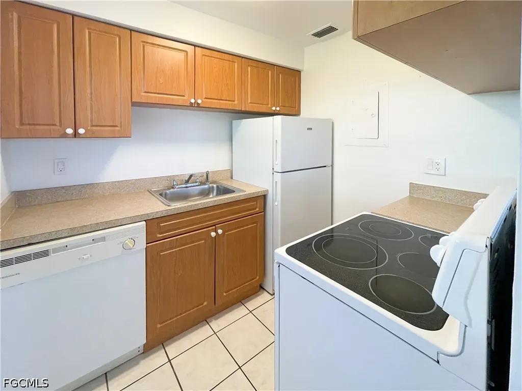 4009 SE 19th Avenue Cape Coral FL 33904