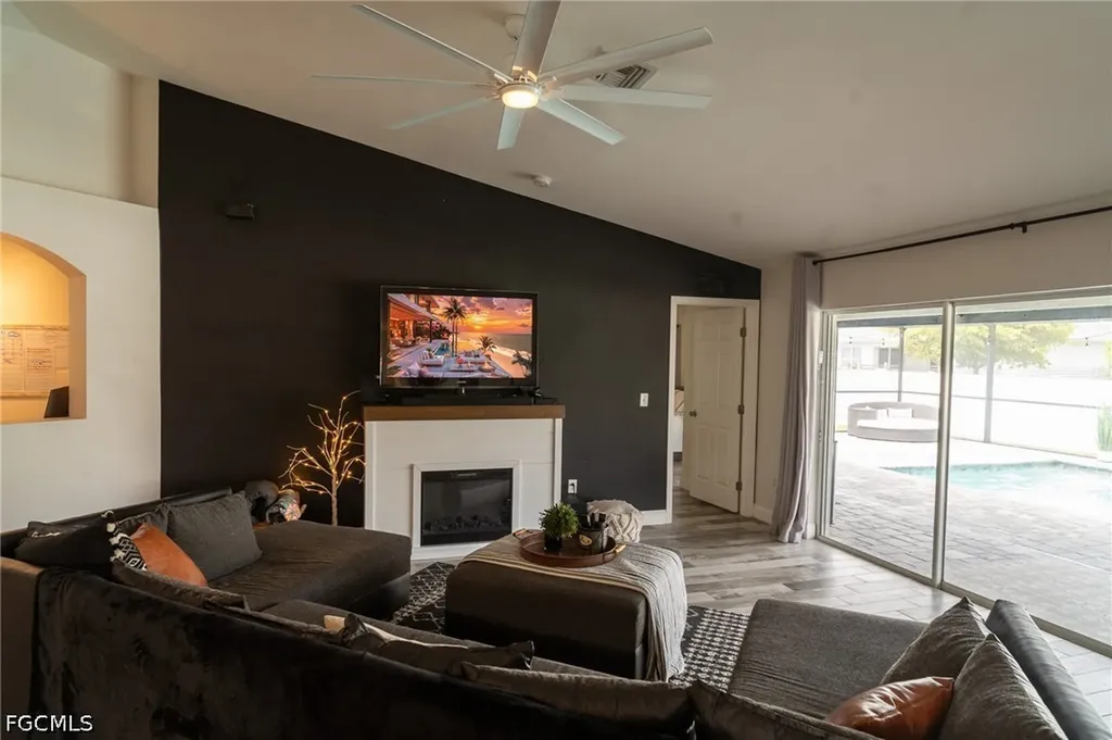 1319 NW 15th Place Cape Coral FL 33993