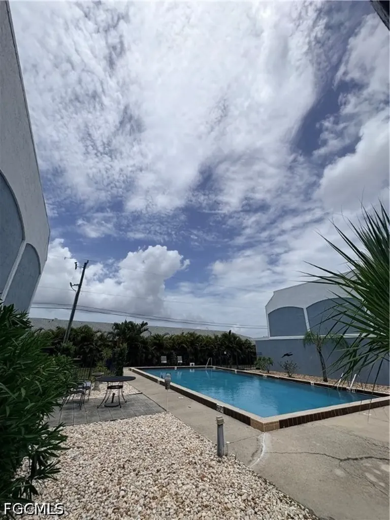 4514 SW 8th Place Cape Coral FL 33914