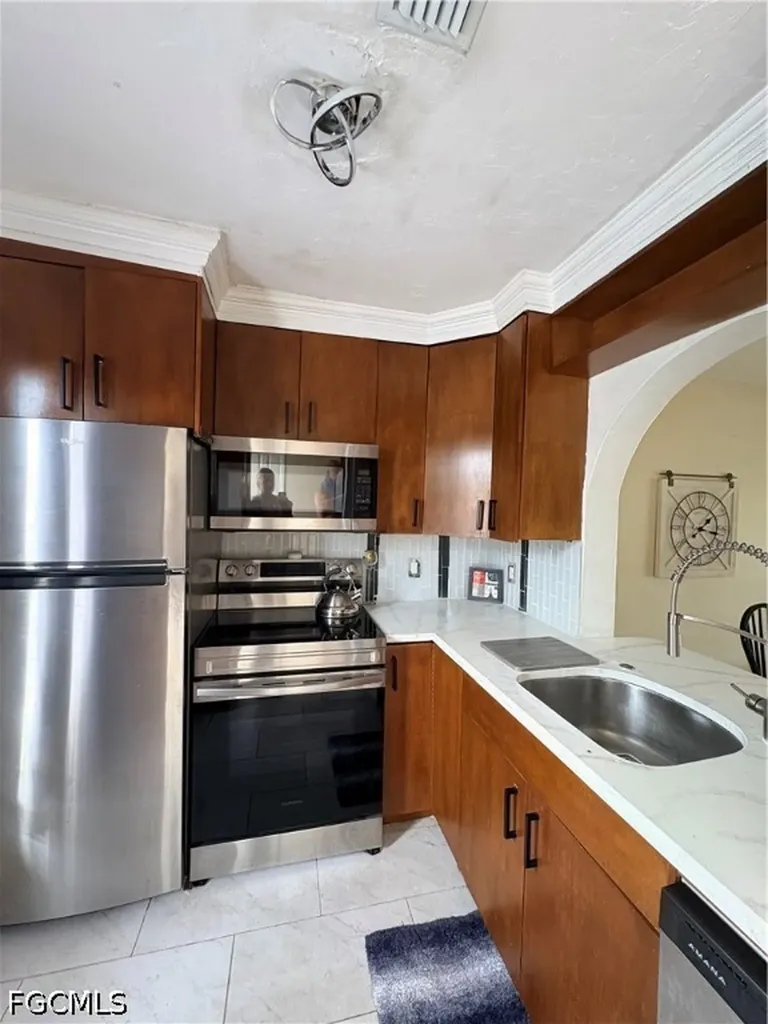 4514 SW 8th Place Cape Coral FL 33914