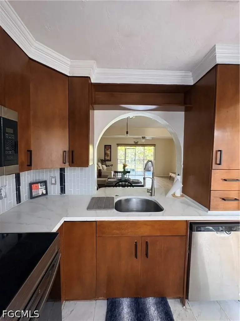 4514 SW 8th Place Cape Coral FL 33914