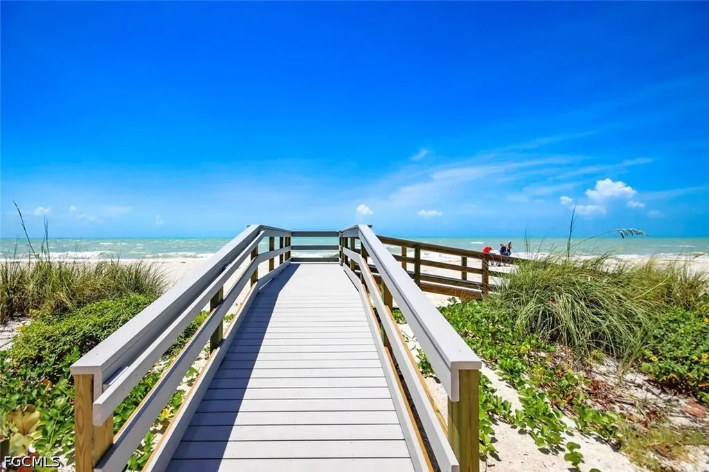 2265 W Gulf Drive Sanibel FL 33957