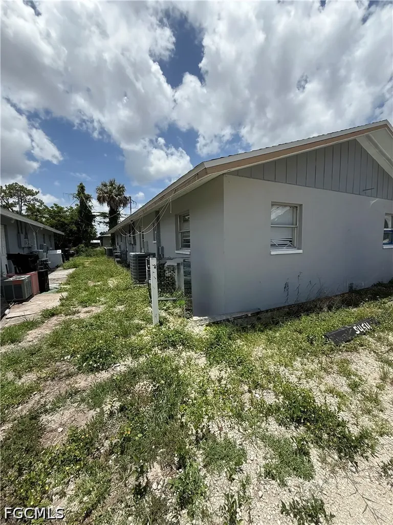 5456 10th Avenue Fort Myers FL 33907