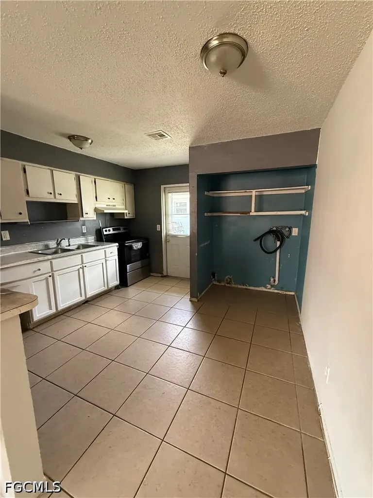 5456 10th Avenue Fort Myers FL 33907