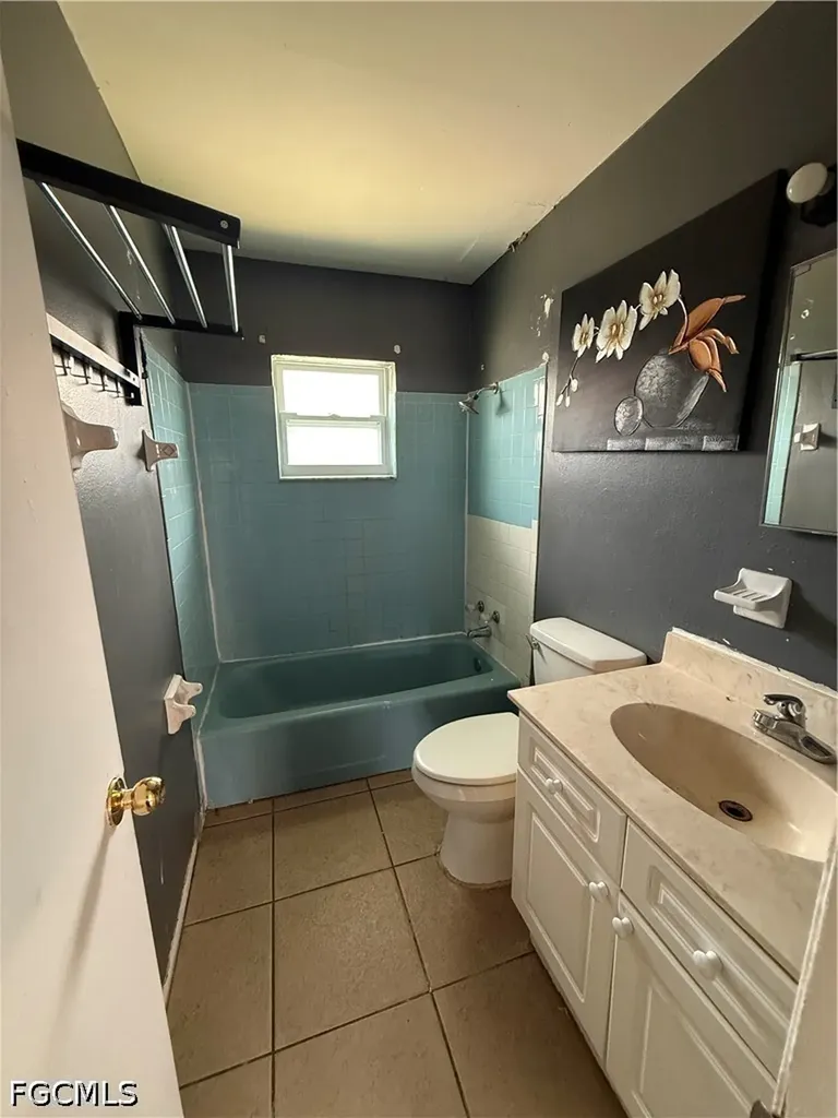 5456 10th Avenue Fort Myers FL 33907