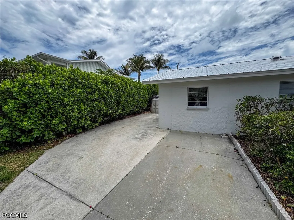 1019 Wyomi Drive Fort Myers FL 33919
