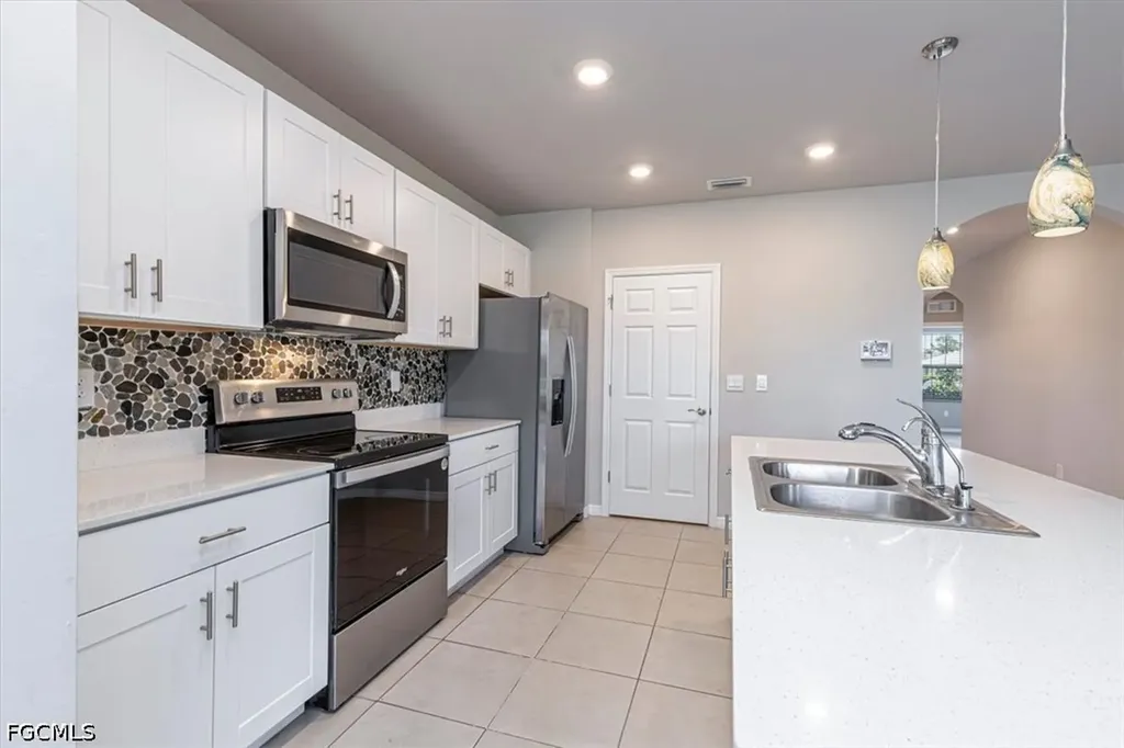 1806 NW 21st Terrace Cape Coral FL 33993