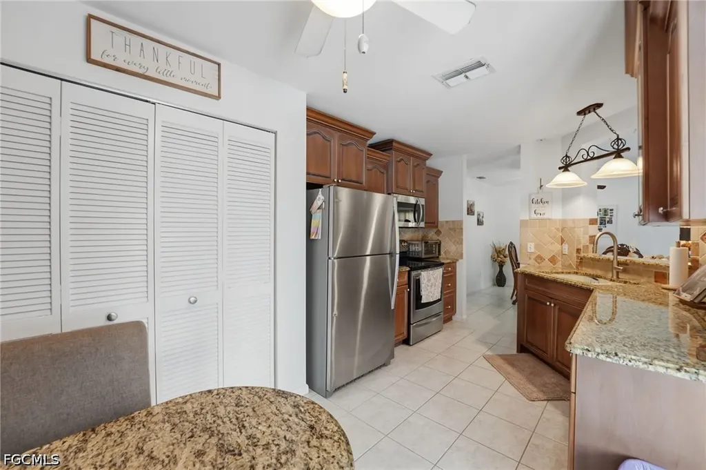 1212 SW 13th Street Cape Coral FL 33991