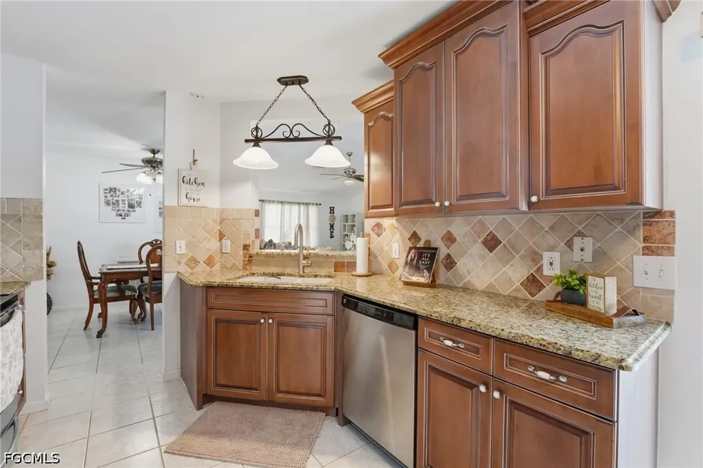 1212 SW 13th Street Cape Coral FL 33991