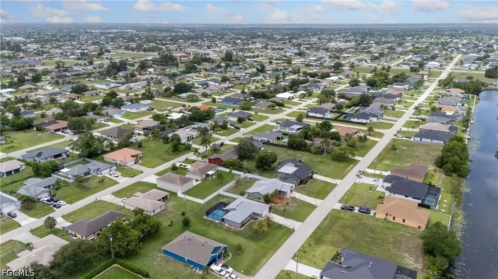 1212 SW 13th Street Cape Coral FL 33991