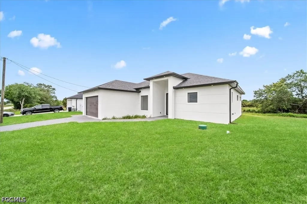 3371 Meadow Road Lehigh Acres FL 33974