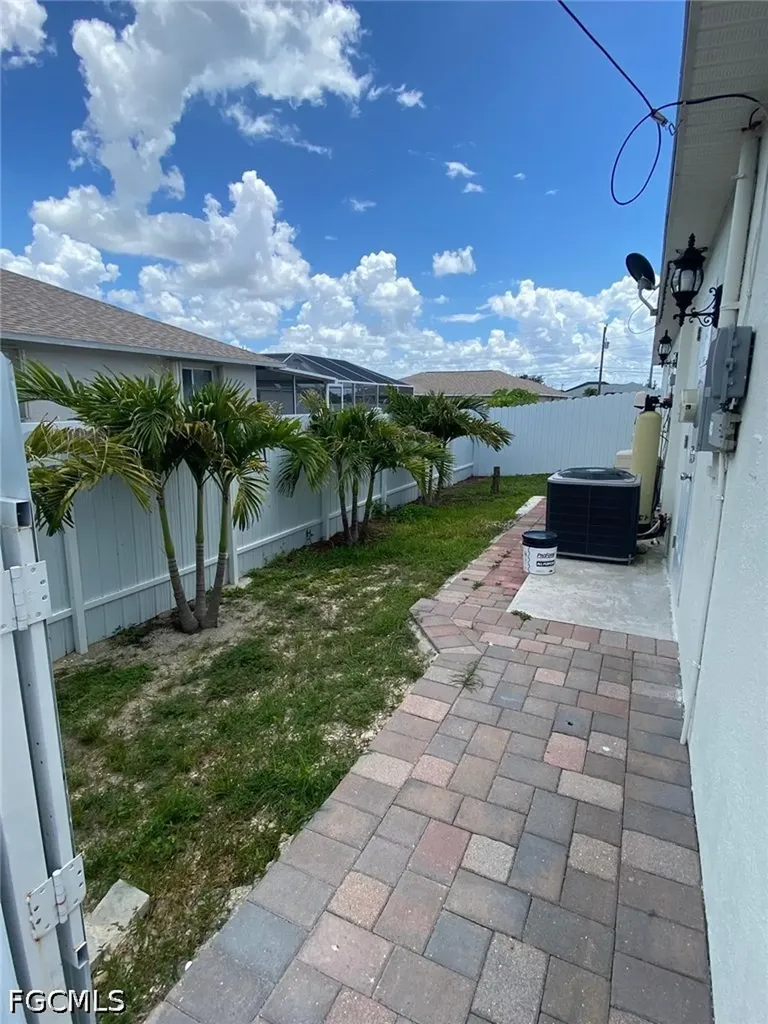 2017 NW 1st Avenue Cape Coral FL 33993