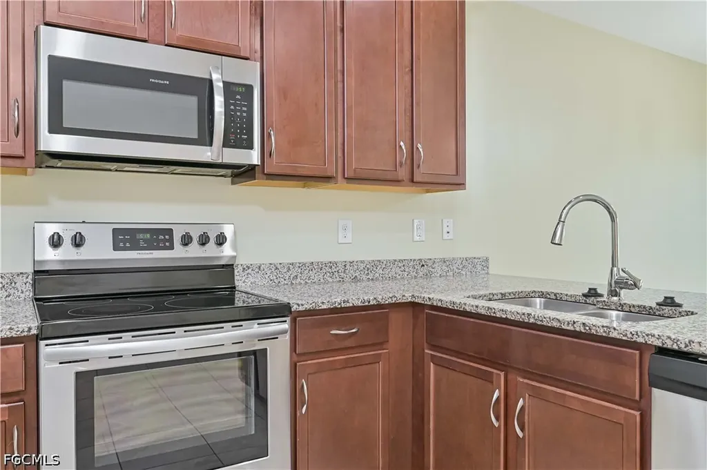 3739 Crofton Court Fort Myers FL 33916