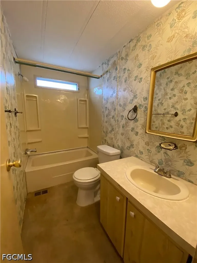234 Lamplighter Lane North Fort Myers FL 33917