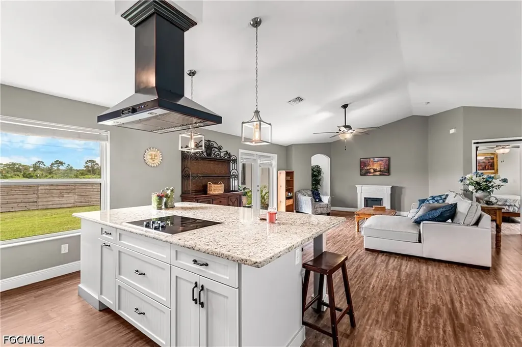5013 Dania Circle Labelle FL 33935