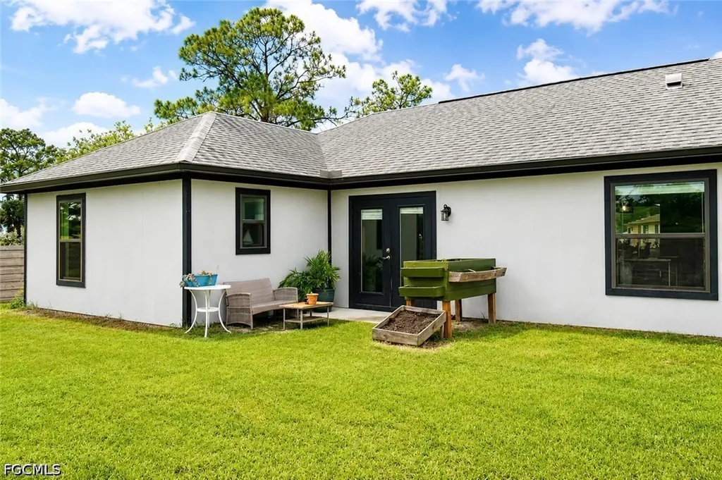 5013 Dania Circle Labelle FL 33935