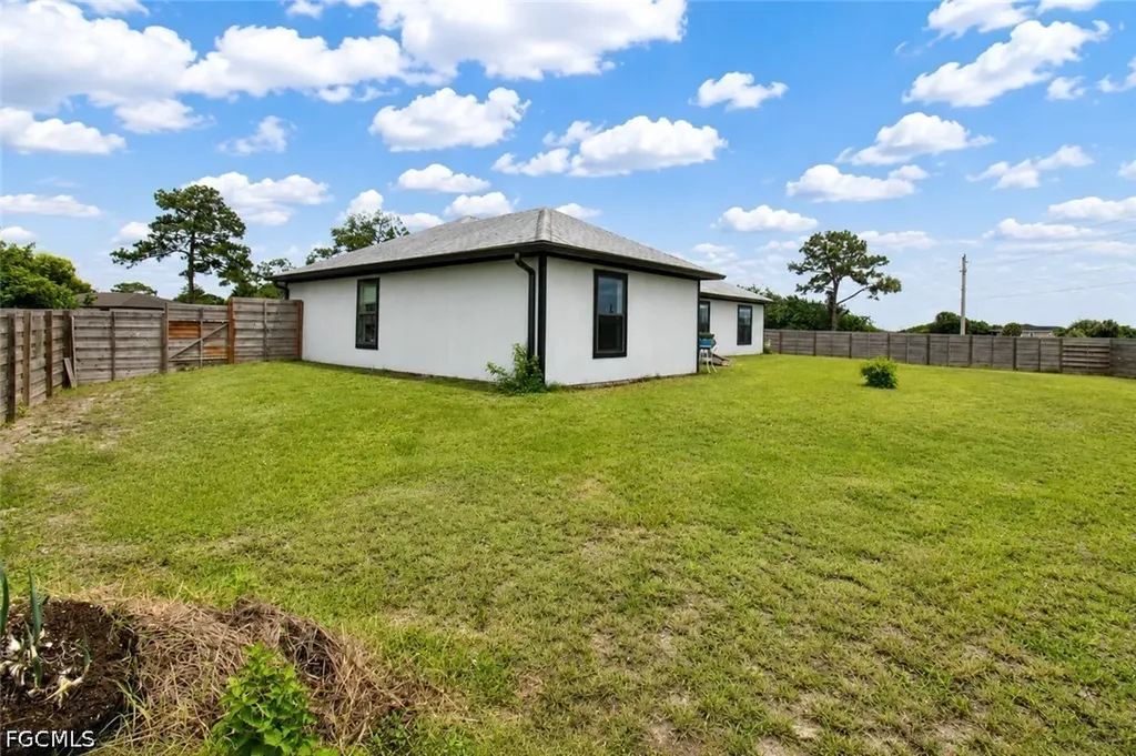 5013 Dania Circle Labelle FL 33935