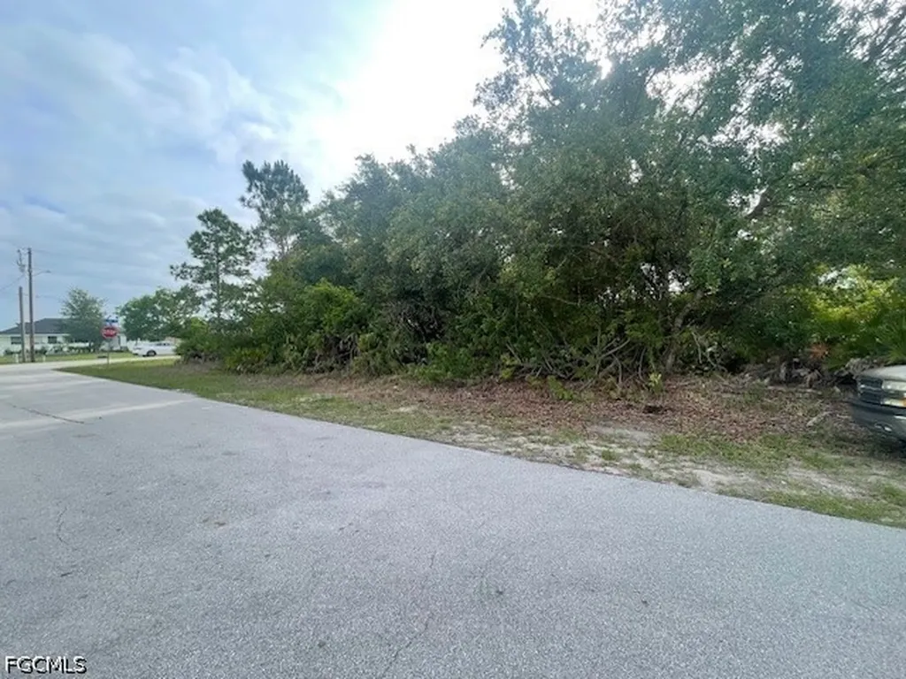 806 Zona Avenue N Lehigh Acres FL 33971